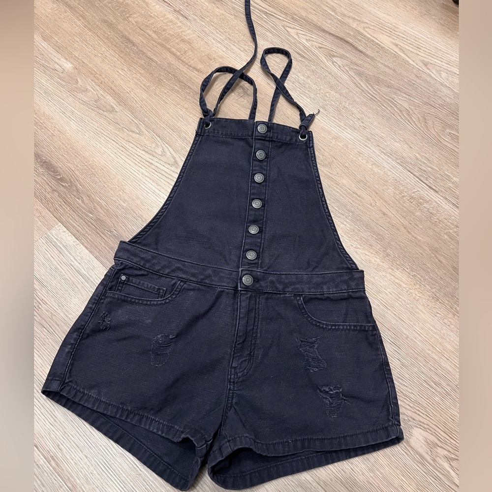American Eagle Outfitters overall shorts